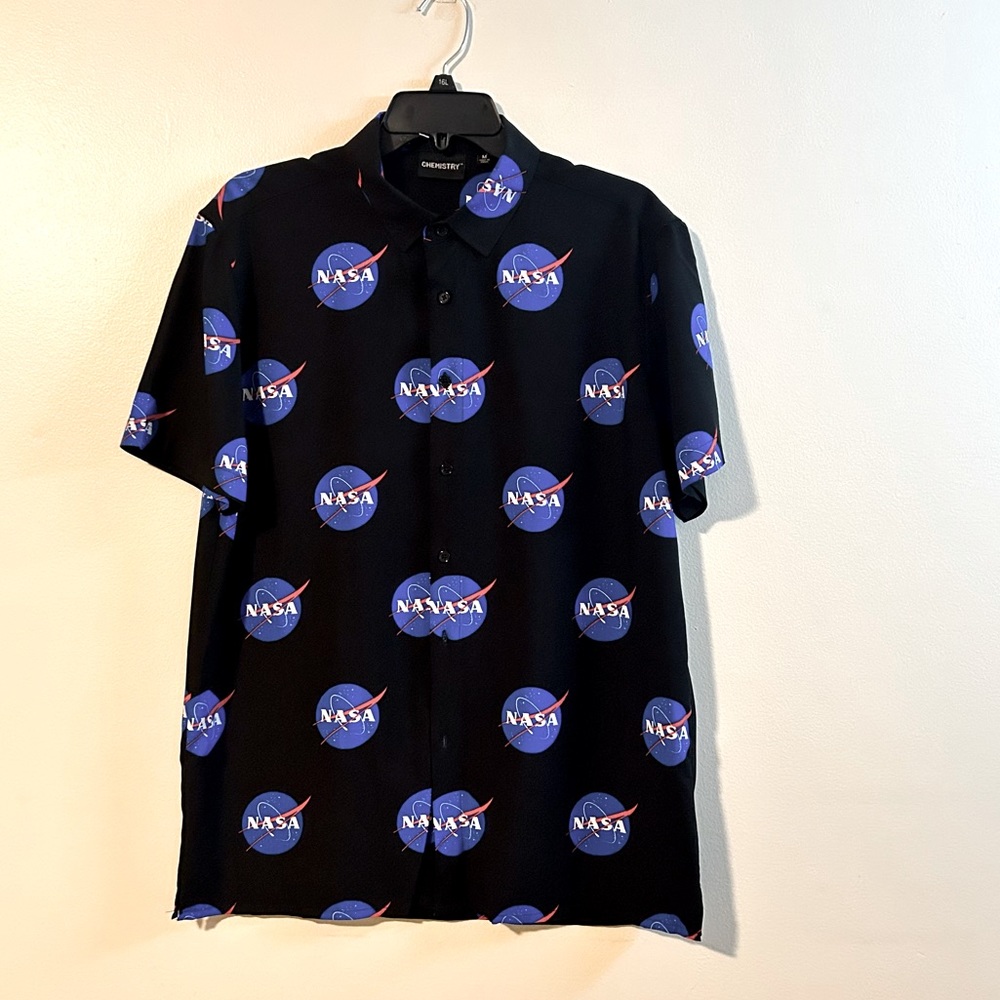 NWOT Chemistry NASA Logo Black Button Down Mens Size M Shirt *Astronauts*